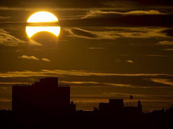 صور ظاهرة كسوف الشمس في بعص الدول eclipse2015