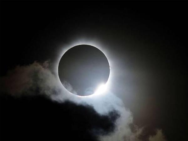 صور ظاهرة كسوف الشمس في بعص الدول eclipse2015
